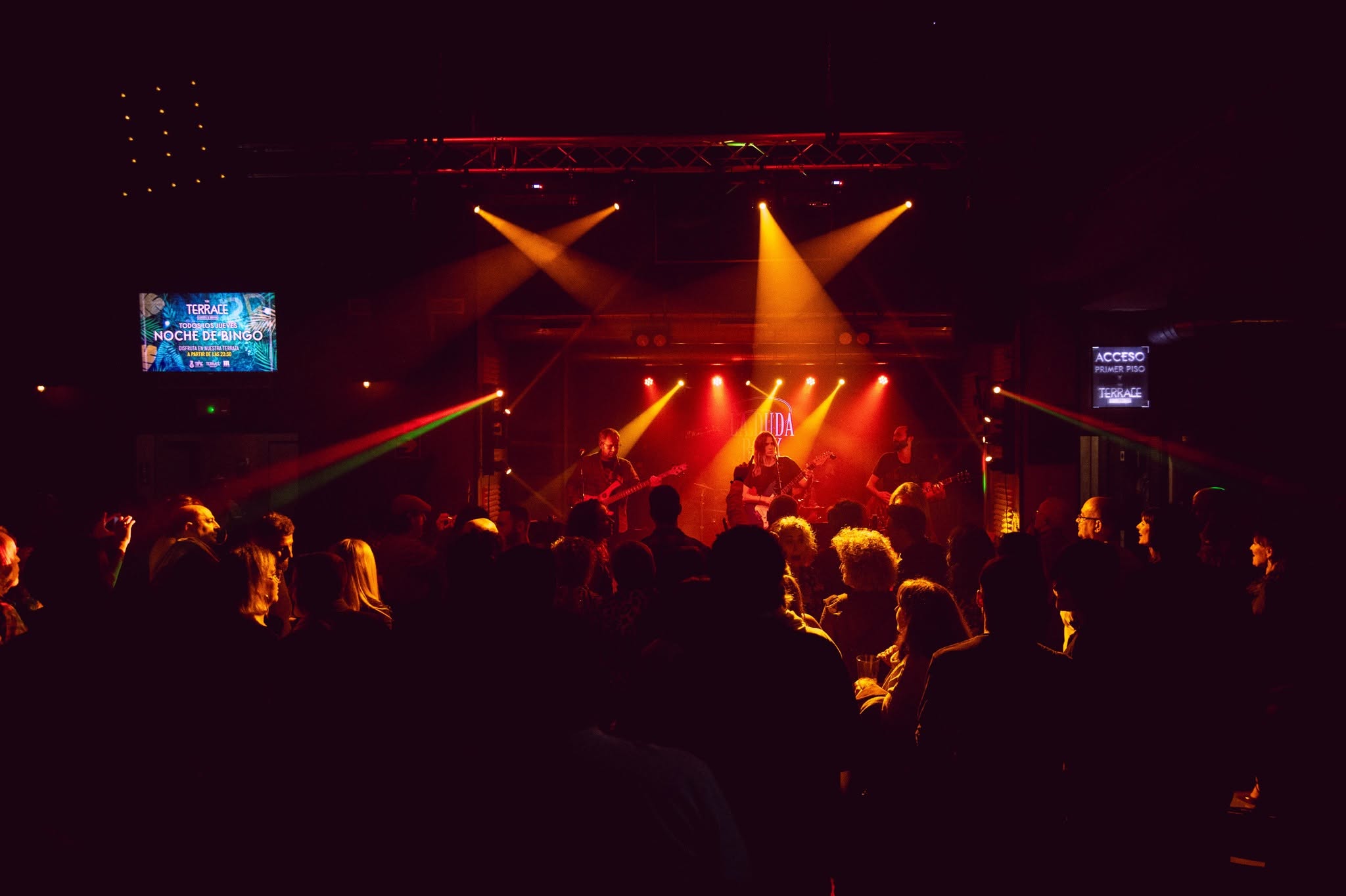Directo en The Time Club